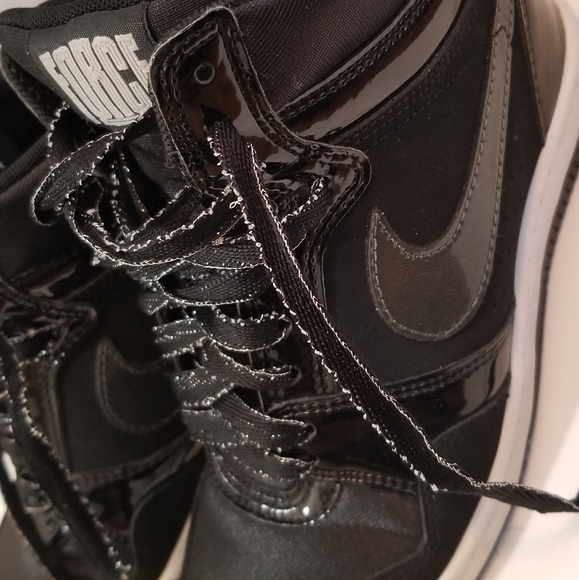 SOLD - Picture 3 of 12